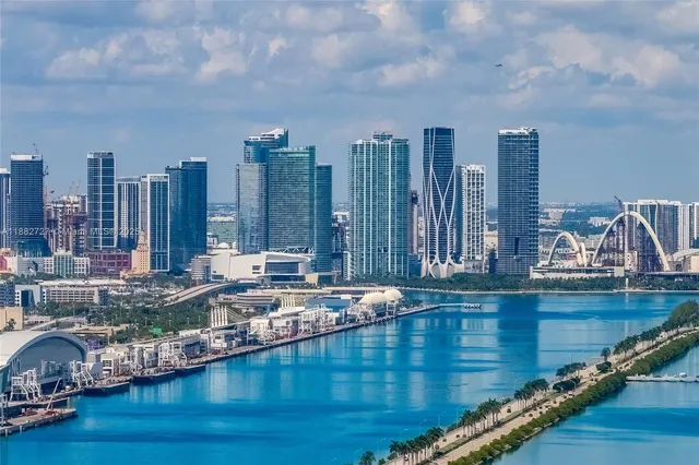 $27,500,000 | 300 South Pointe Drive, Unit PH5, Miami Beach, FL 33139