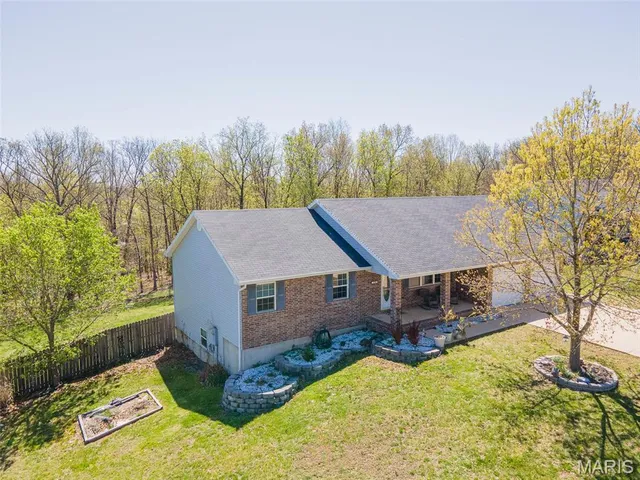 $359,900 | 19580 Lyle Lane, Waynesville, MO 65583