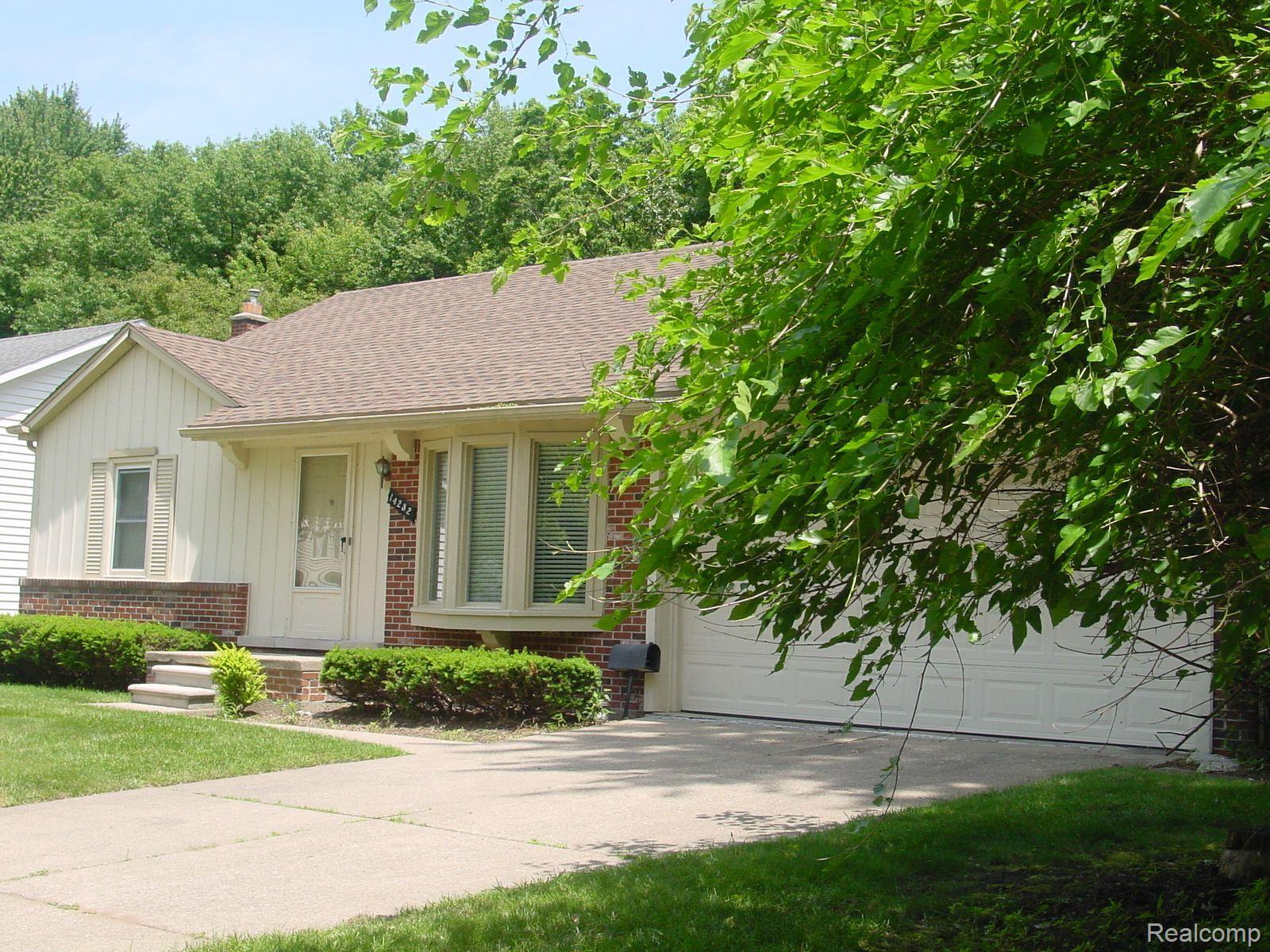 14252 Riverside Drive Livonia, MI 48154 - Photo 1 of 7