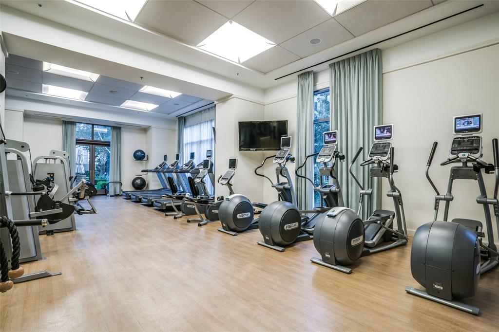 2555 North Pearl Street, Unit 2001 Dallas, TX 75201 - Photo 34 of 36 a view of a room with gym equipment