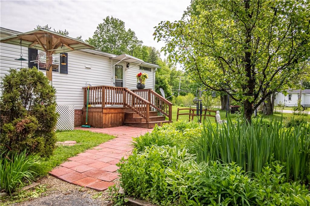 4427 Morefield Road Hermitage, PA 16148 - Photo 2 of 22 Gallery Image 2