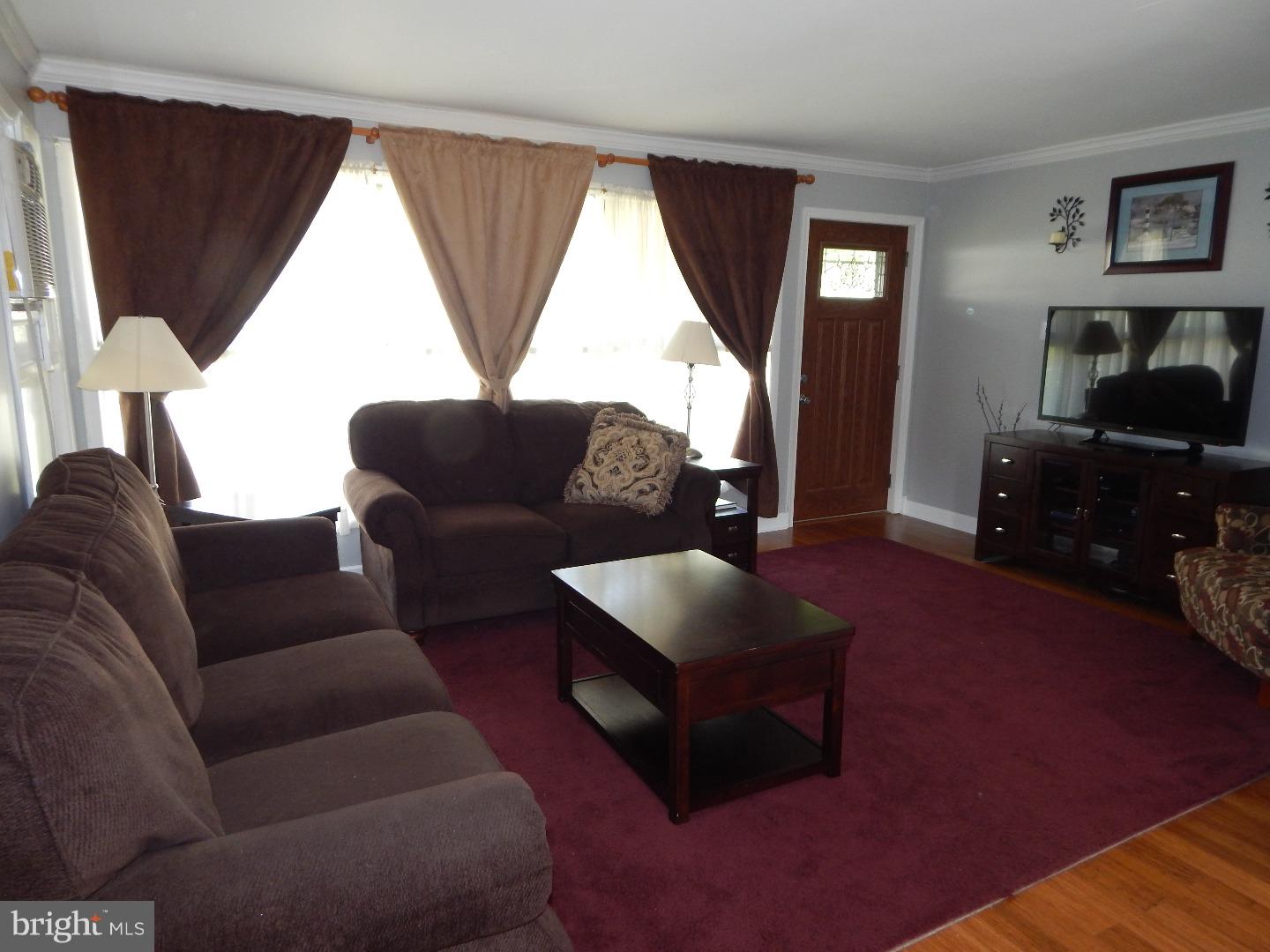 708 Burbridge Road Hatboro, PA 19040 - Photo 3 of 24
