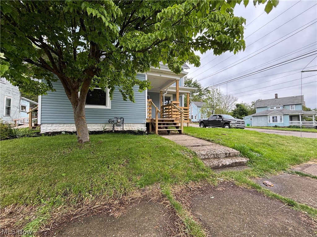 705 9th Street Southwest Massillon, OH 44647 - Photo 9 of 44