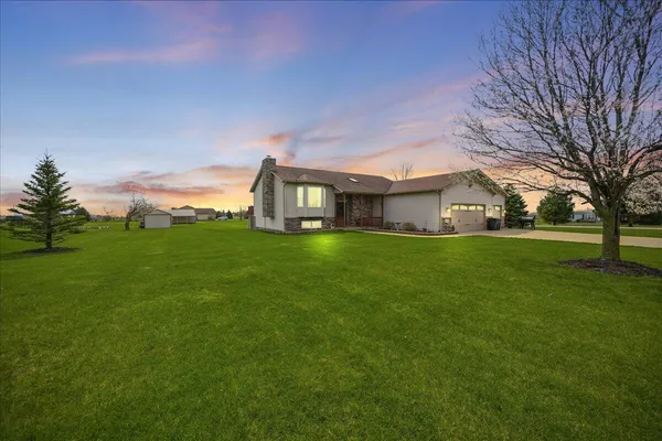 $469,999 | 9197 196th Avenue, Lowell, IN 46356