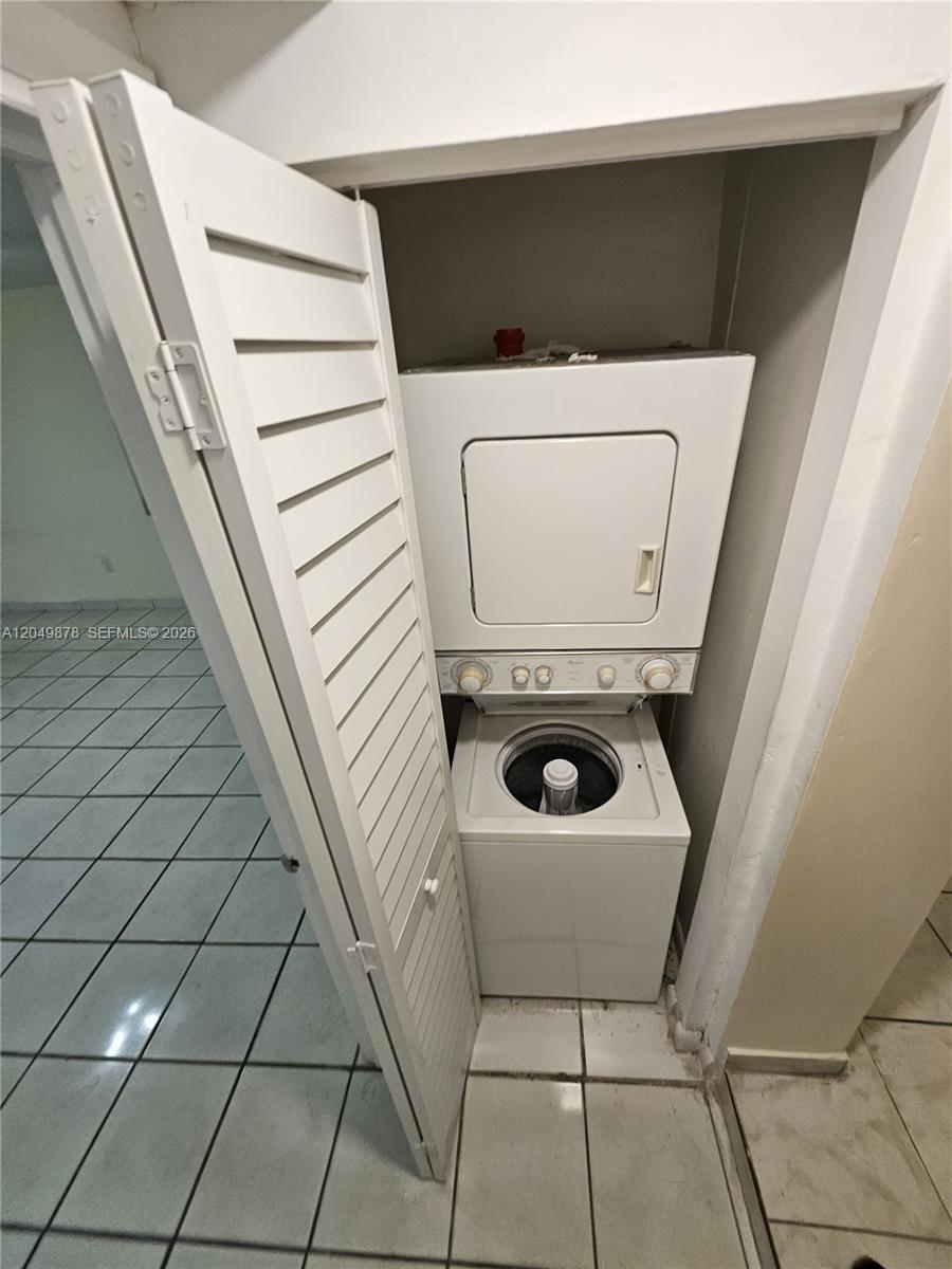 822 Southwest 31st Avenue, Unit 822 Miami, FL 33135 - Photo 8 of 14