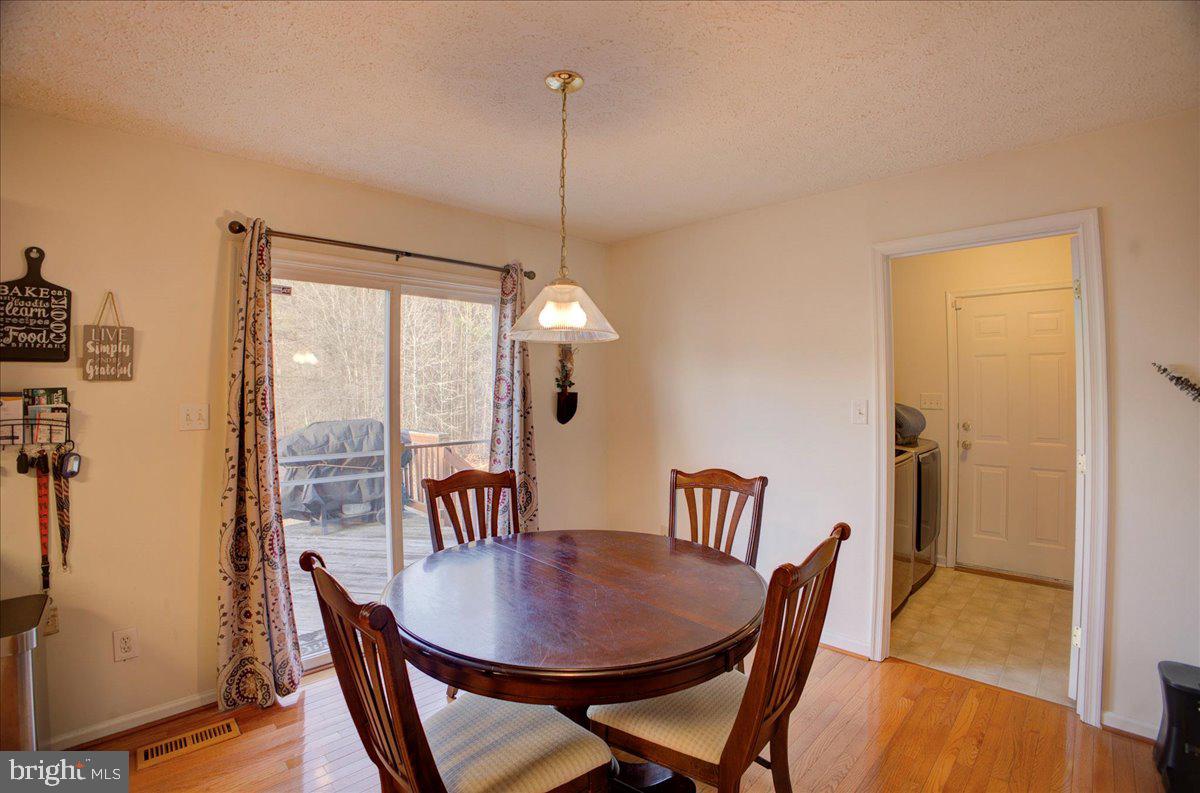 120 Crown Circle Edgewood, MD 21040 - Photo 3 of 28