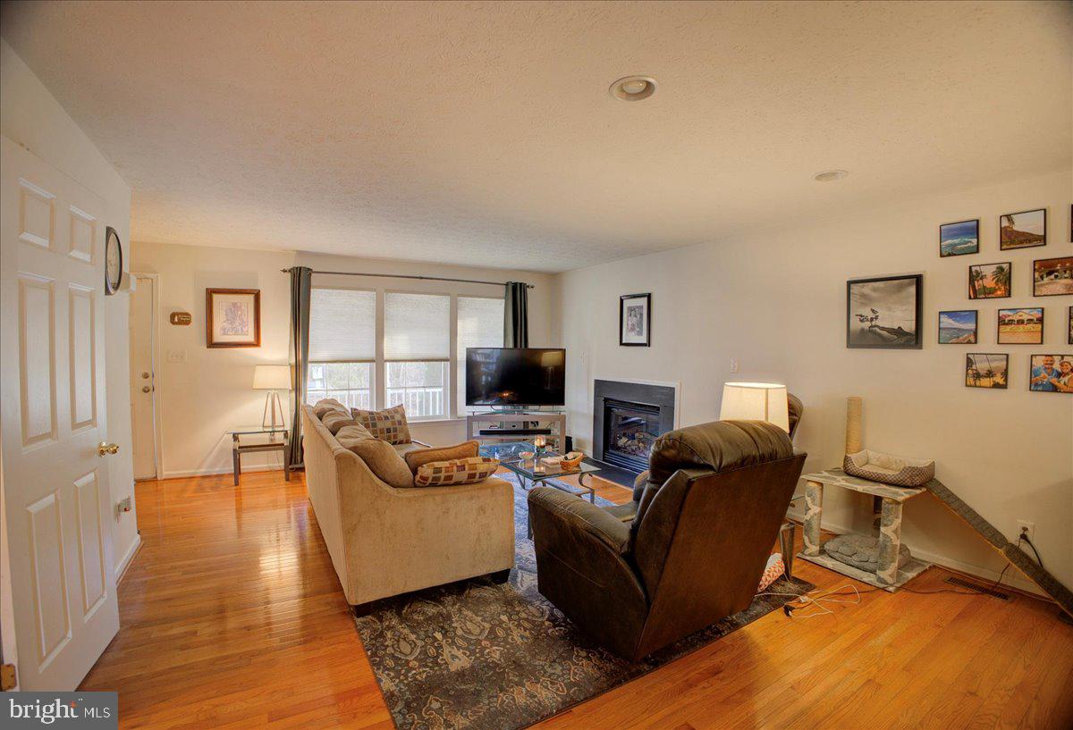 120 Crown Circle Edgewood, MD 21040 - Photo 4 of 28