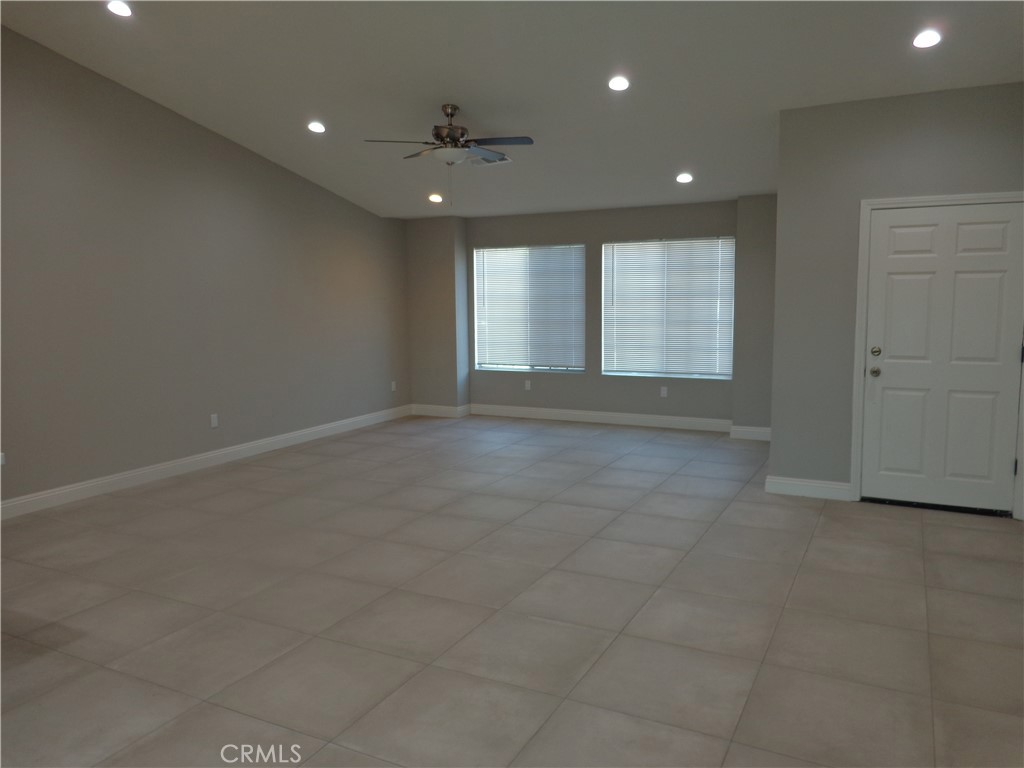 12744 Running Deer Road Apple Valley, CA 92308 - Photo 3 of 32 Gallery Image 3