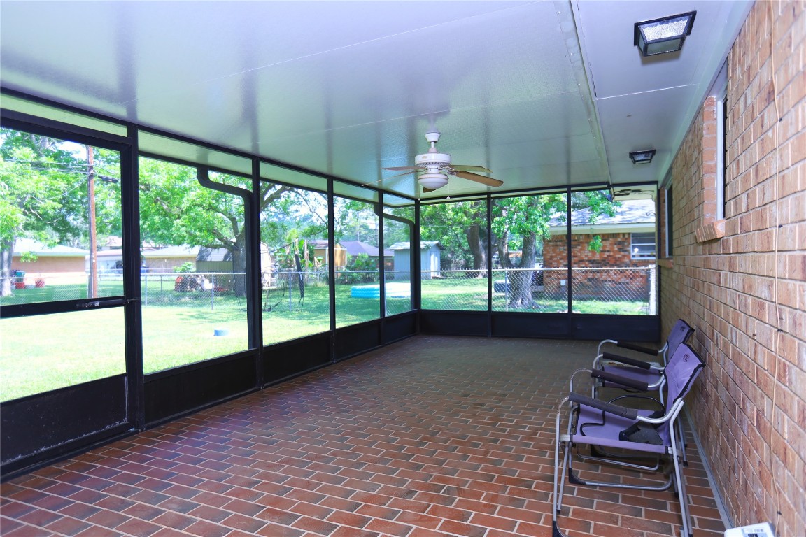 115 Irwin Road West Columbia, TX 77486 - Photo 14 of 18 Screened in Patio