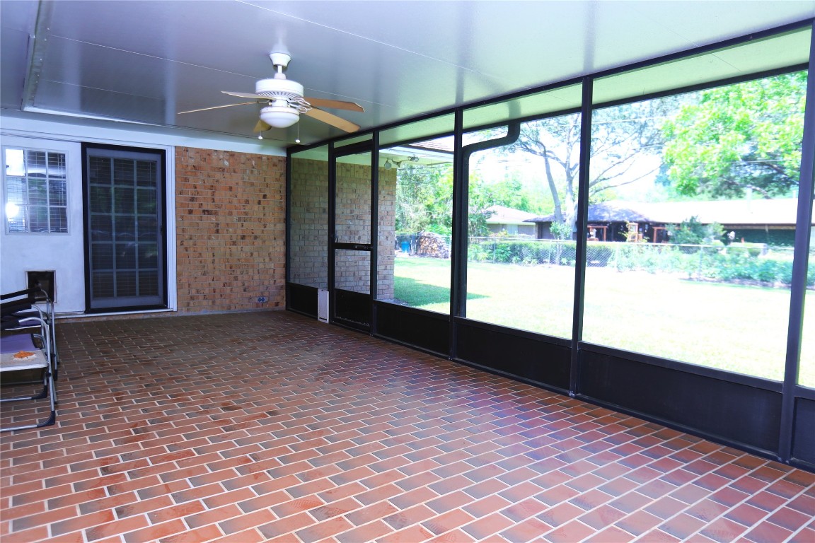 115 Irwin Road West Columbia, TX 77486 - Photo 15 of 18 Screened in Patio