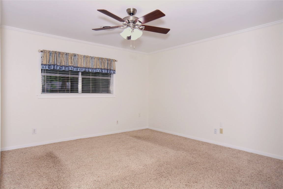 115 Irwin Road West Columbia, TX 77486 - Photo 8 of 18 Primary Bedroom