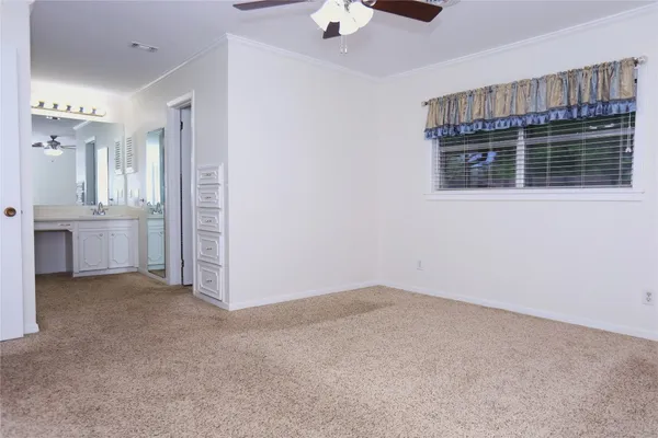 $2,150 | 115 Irwin Road, West Columbia, TX 77486