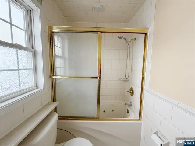 $3,500 | 319 East Ruby Avenue, Unit B, Palisades Park, NJ 07650