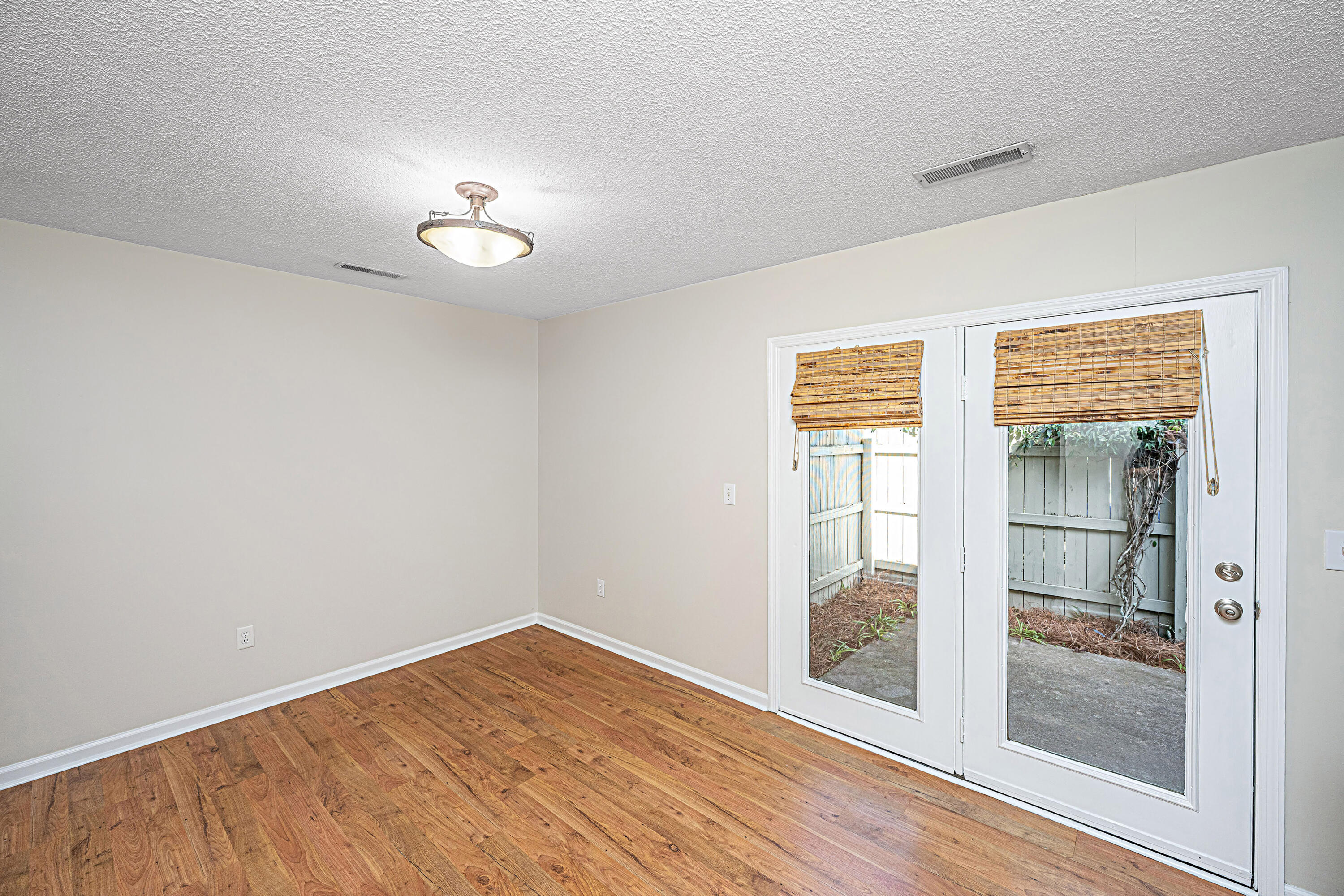 31 Maplecrest Drive Charleston, SC 29412 - Photo 13 of 39 31MaplecrestDr011