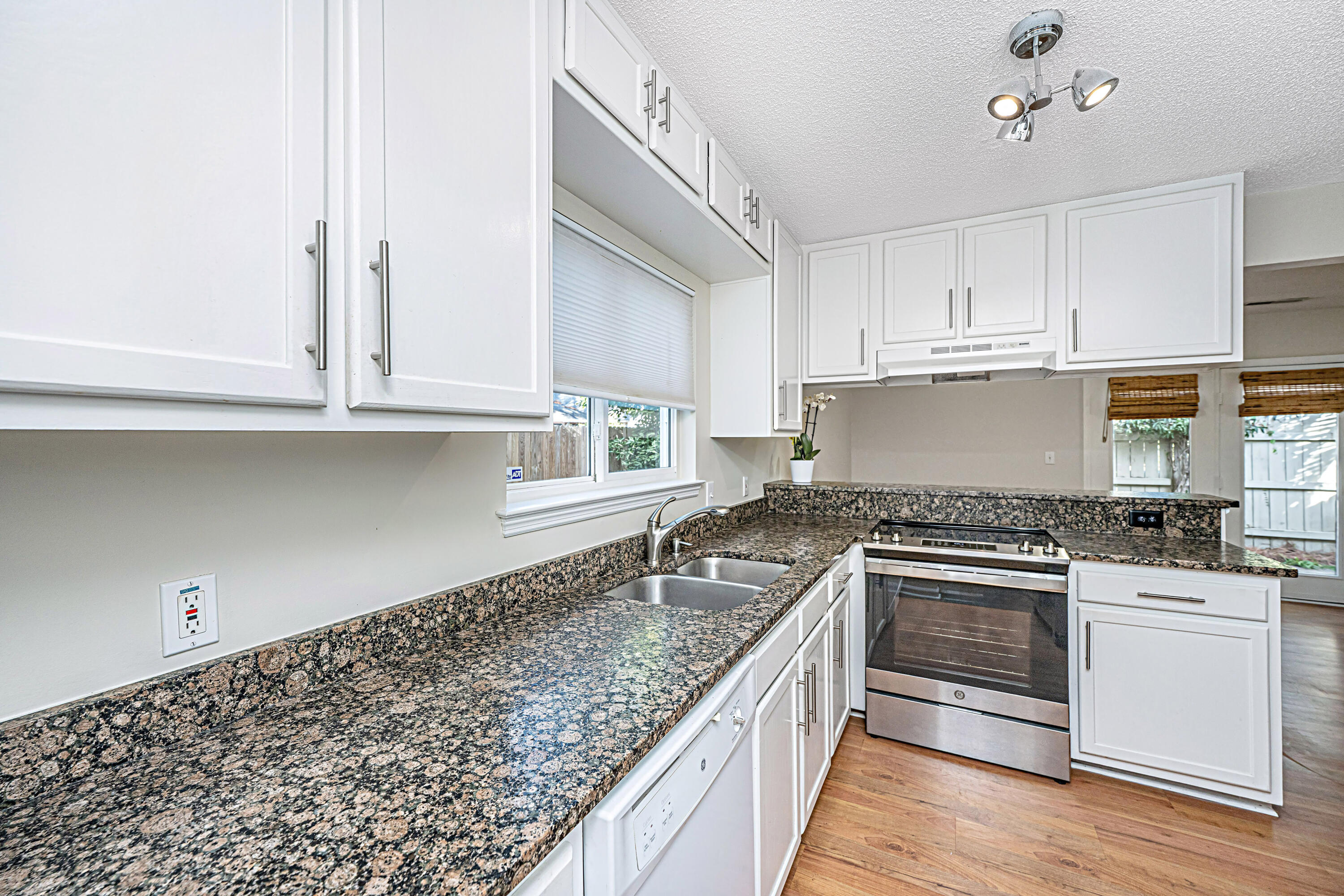 31 Maplecrest Drive Charleston, SC 29412 - Photo 18 of 39 31MaplecrestDr016