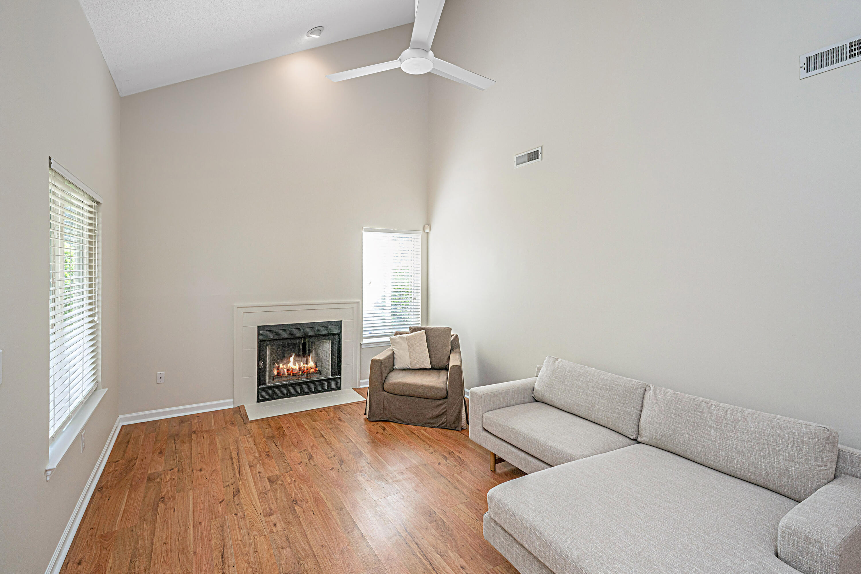 31 Maplecrest Drive Charleston, SC 29412 - Photo 5 of 39 31MaplecrestDr006