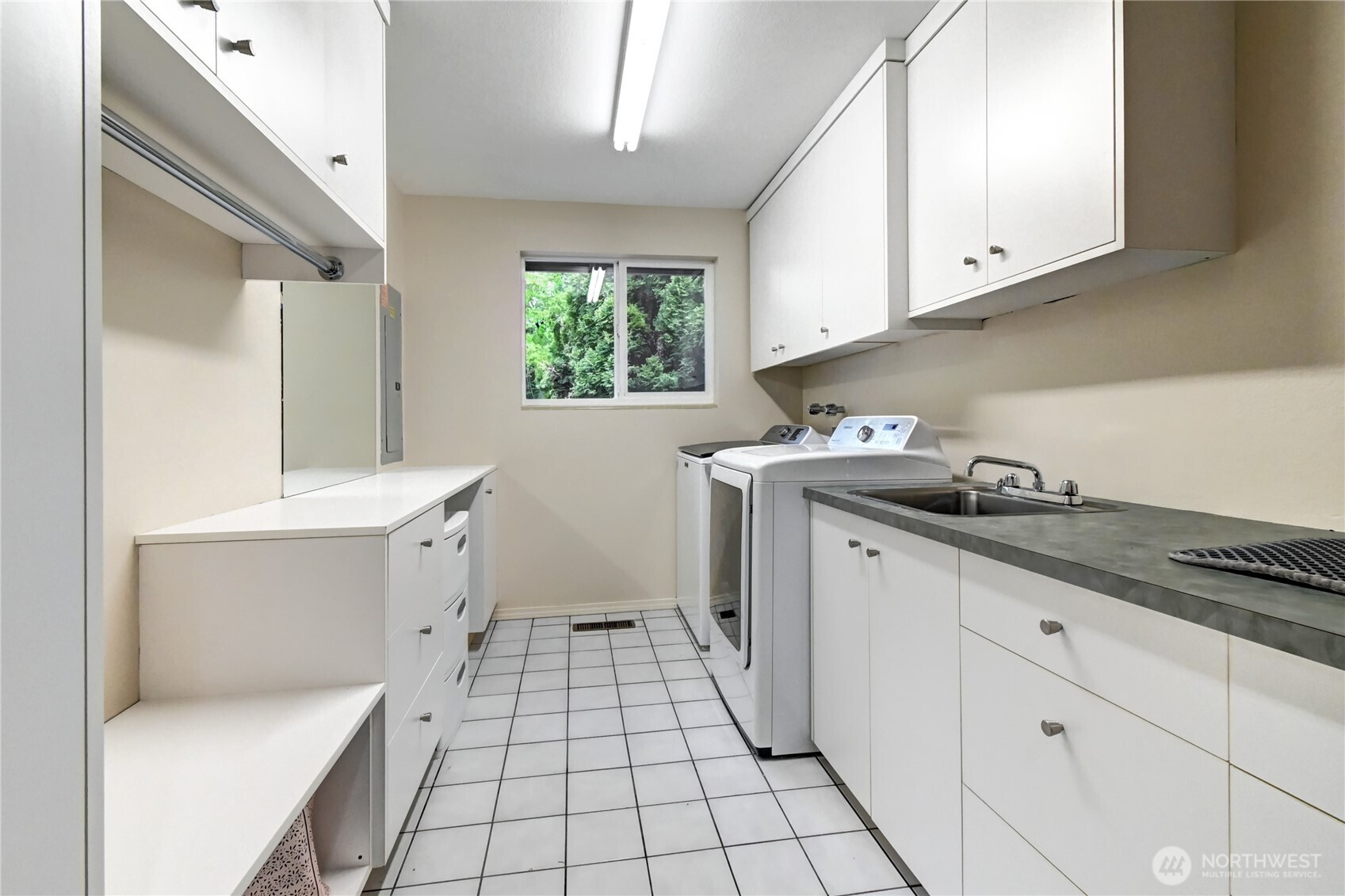 28539 Northeast Tolt Hill Road Carnation, WA 98014 - Photo 28 of 36 a room with a sink and cabinets