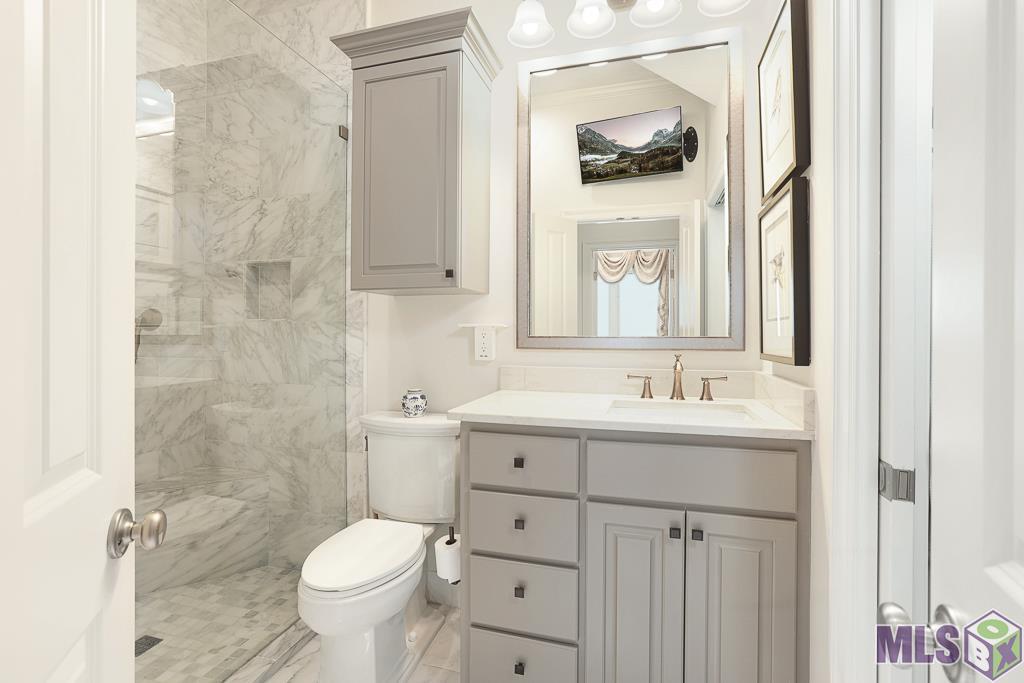 18031 Club View Drive Baton Rouge, LA 70810 - Photo 23 of 42 His En-Suite Bath