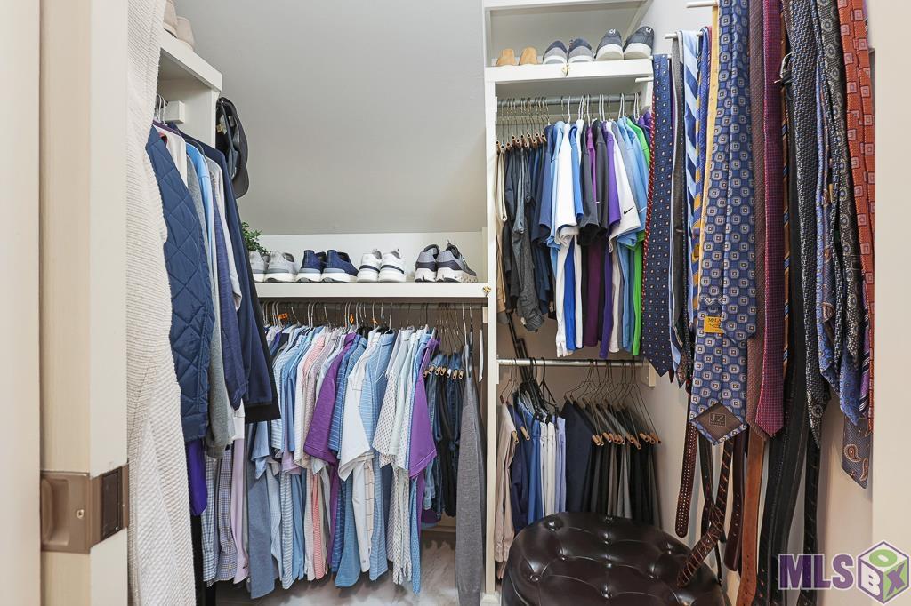 18031 Club View Drive Baton Rouge, LA 70810 - Photo 25 of 42 His Walk-In Closet