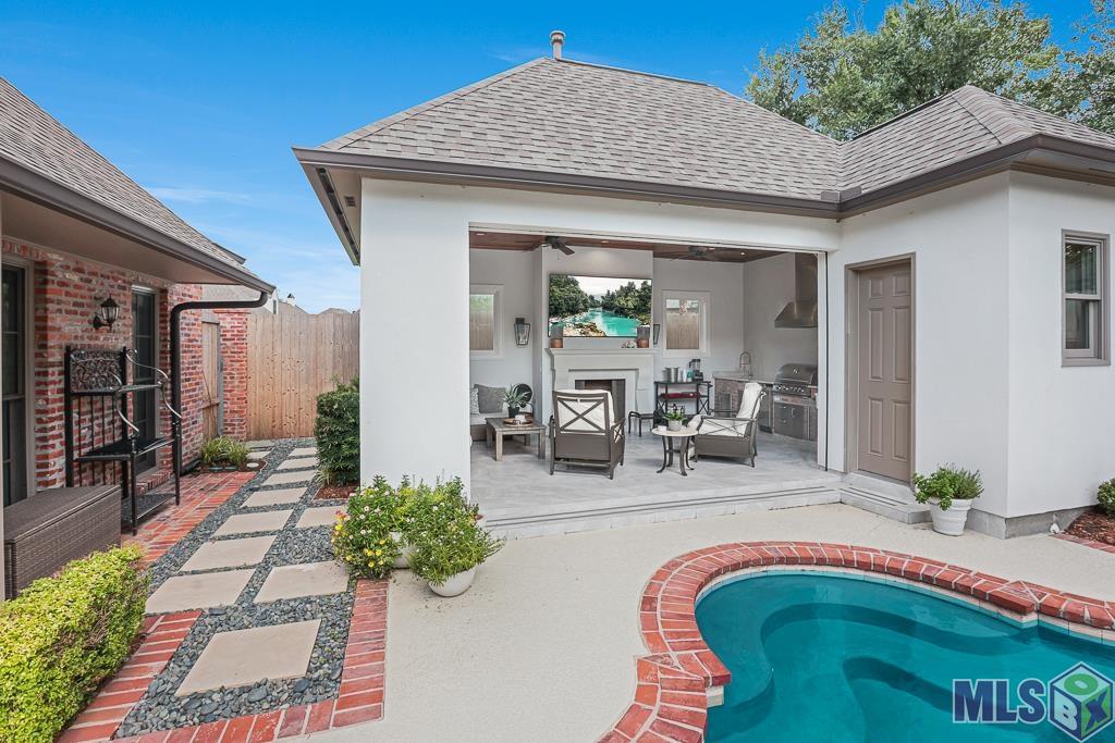 18031 Club View Drive Baton Rouge, LA 70810 - Photo 27 of 42 Cabana w/ retractable screen