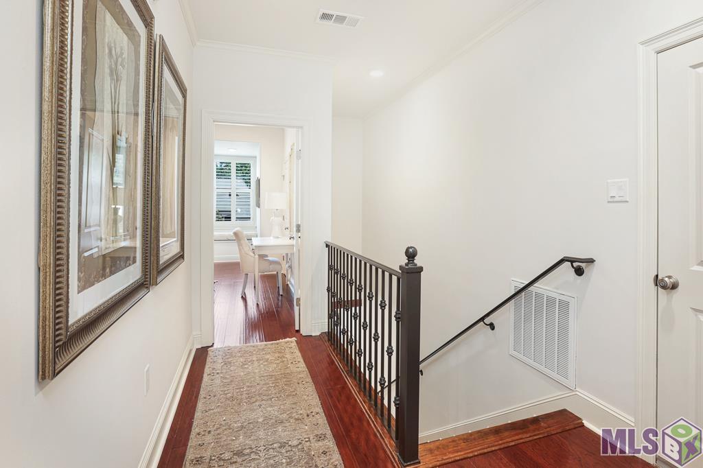 18031 Club View Drive Baton Rouge, LA 70810 - Photo 36 of 42 Upstairs landing
