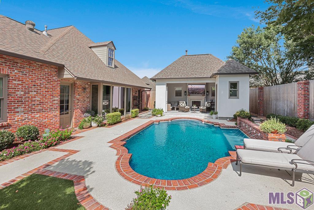 18031 Club View Drive Baton Rouge, LA 70810 - Photo 5 of 42 Gallery Image 5