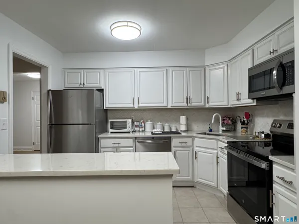 $3,000 | 22 Radio Place, Unit 5, Stamford, CT 06906