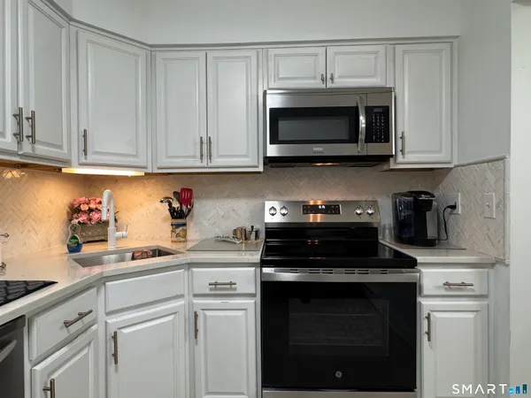 $3,000 | 22 Radio Place, Unit 5, Stamford, CT 06906