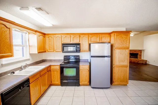 $1,450 | 10601 Canton Avenue, Lubbock, TX 79423