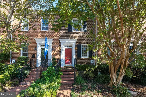 $4,100 | 519 Tobacco Quay, Alexandria, VA 22314