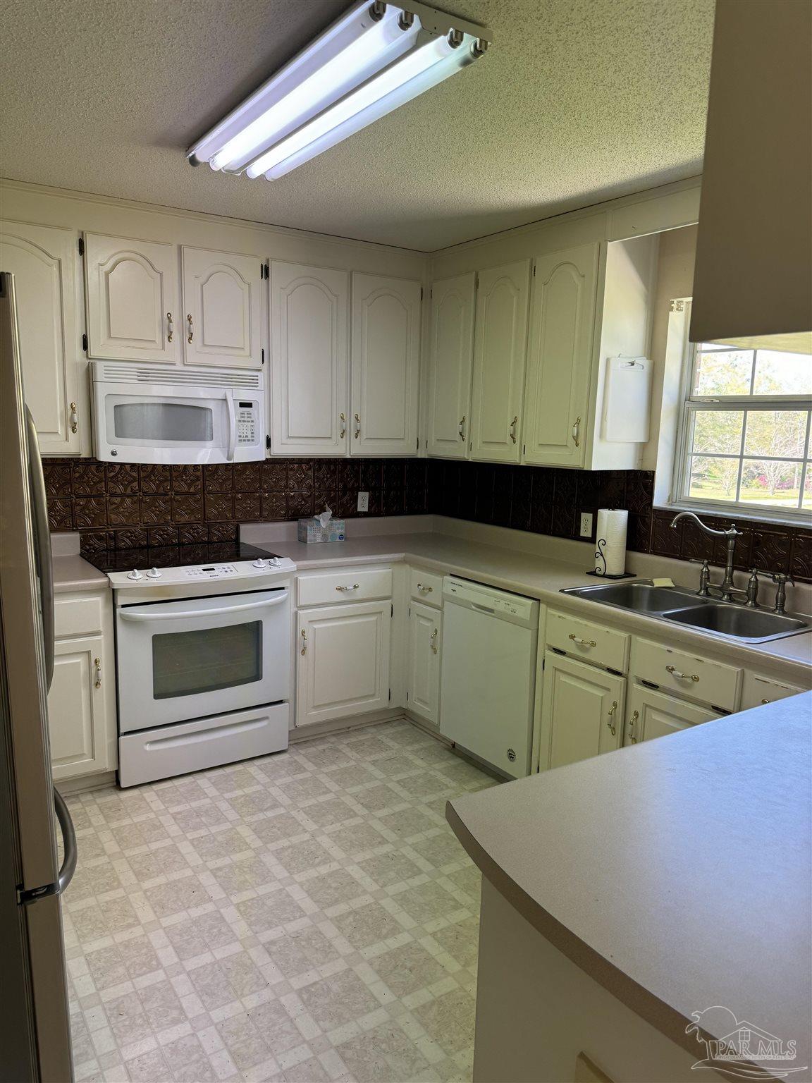 1124 Jacks Branch Road Cantonment, FL 32533 - Photo 7 of 28