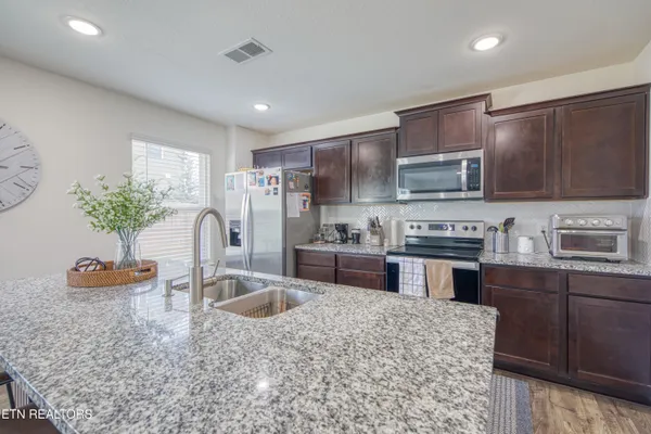 $385,000 | 313 Holliwell Chase Lane, Maryville, TN 37804