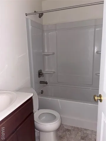 $365,000 | 356 Winding Bluffs Court, Fenton, MO 63026