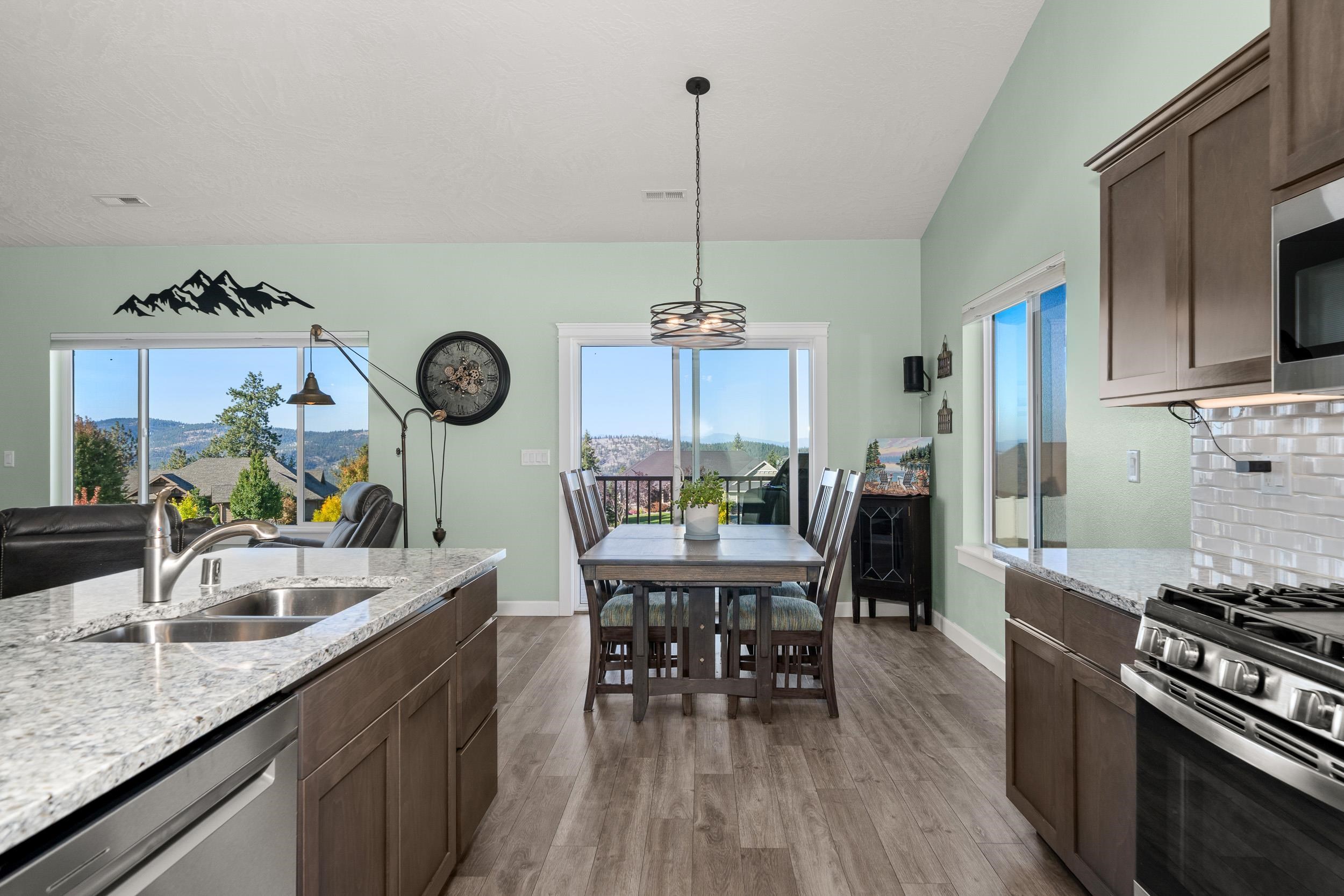 2706 West Howesdale Road Spokane, WA 99208 - Photo 11 of 50