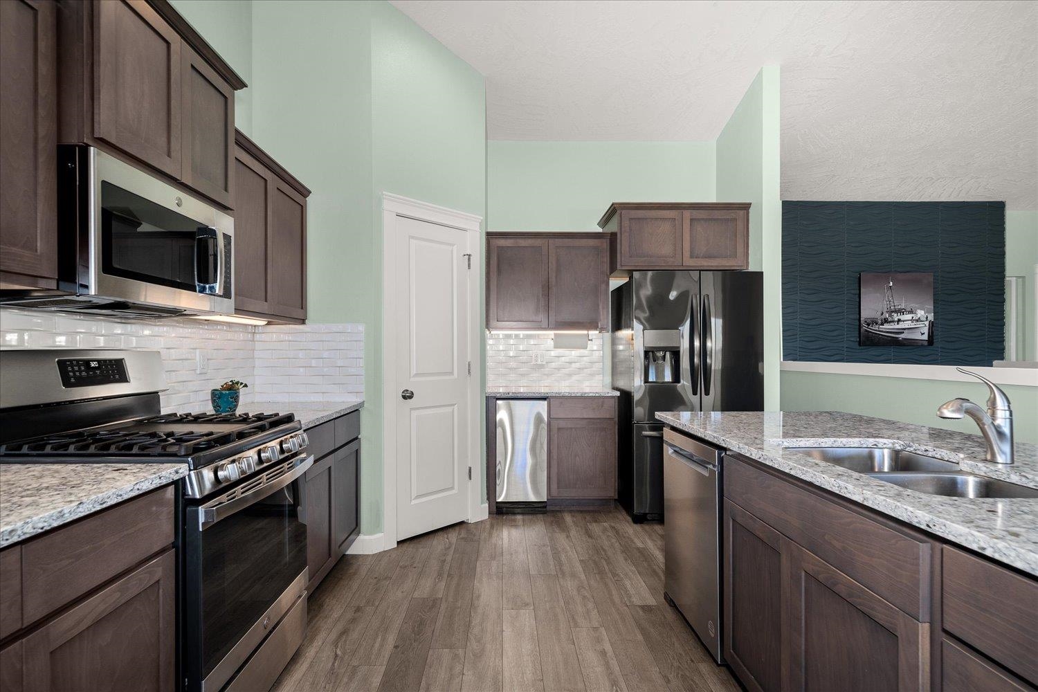 2706 West Howesdale Road Spokane, WA 99208 - Photo 16 of 50