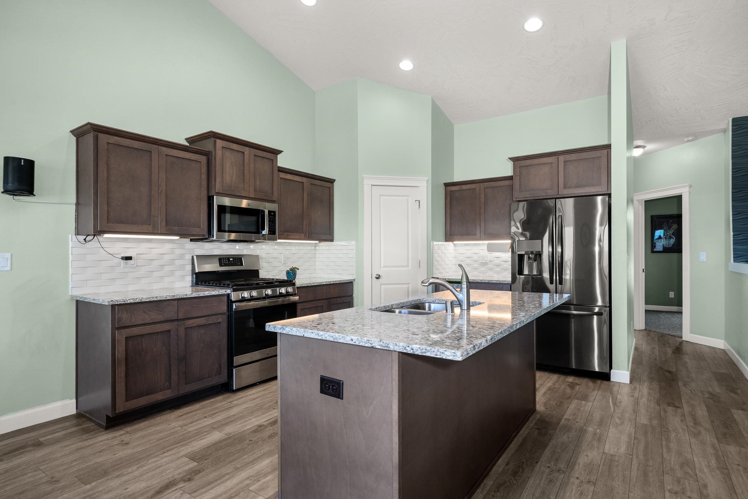 2706 West Howesdale Road Spokane, WA 99208 - Photo 9 of 50