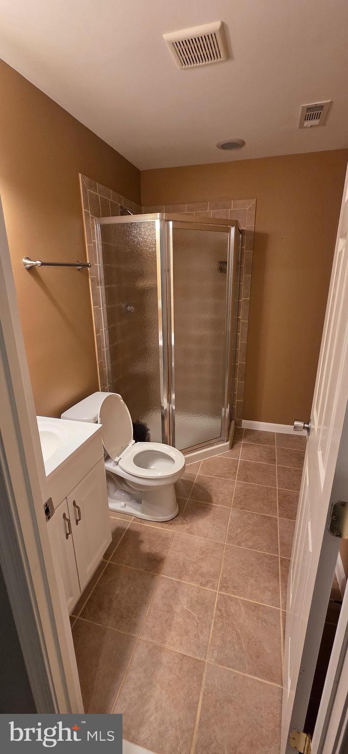 25366 Vacation Place Aldie, VA 20105 - Photo 46 of 51 a bathroom with a sink and toilet