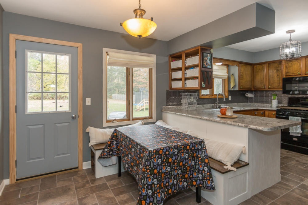 394 Minges Road South Battle Creek, MI 49015 - Photo 10 of 53 394Minges-27