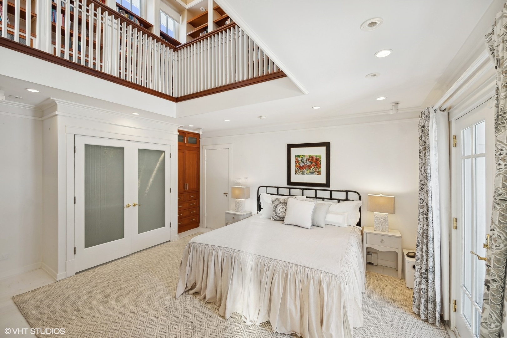 718 Chilton Lane Wilmette, IL 60091 - Photo 22 of 48 a bedroom with a bed and a large mirror