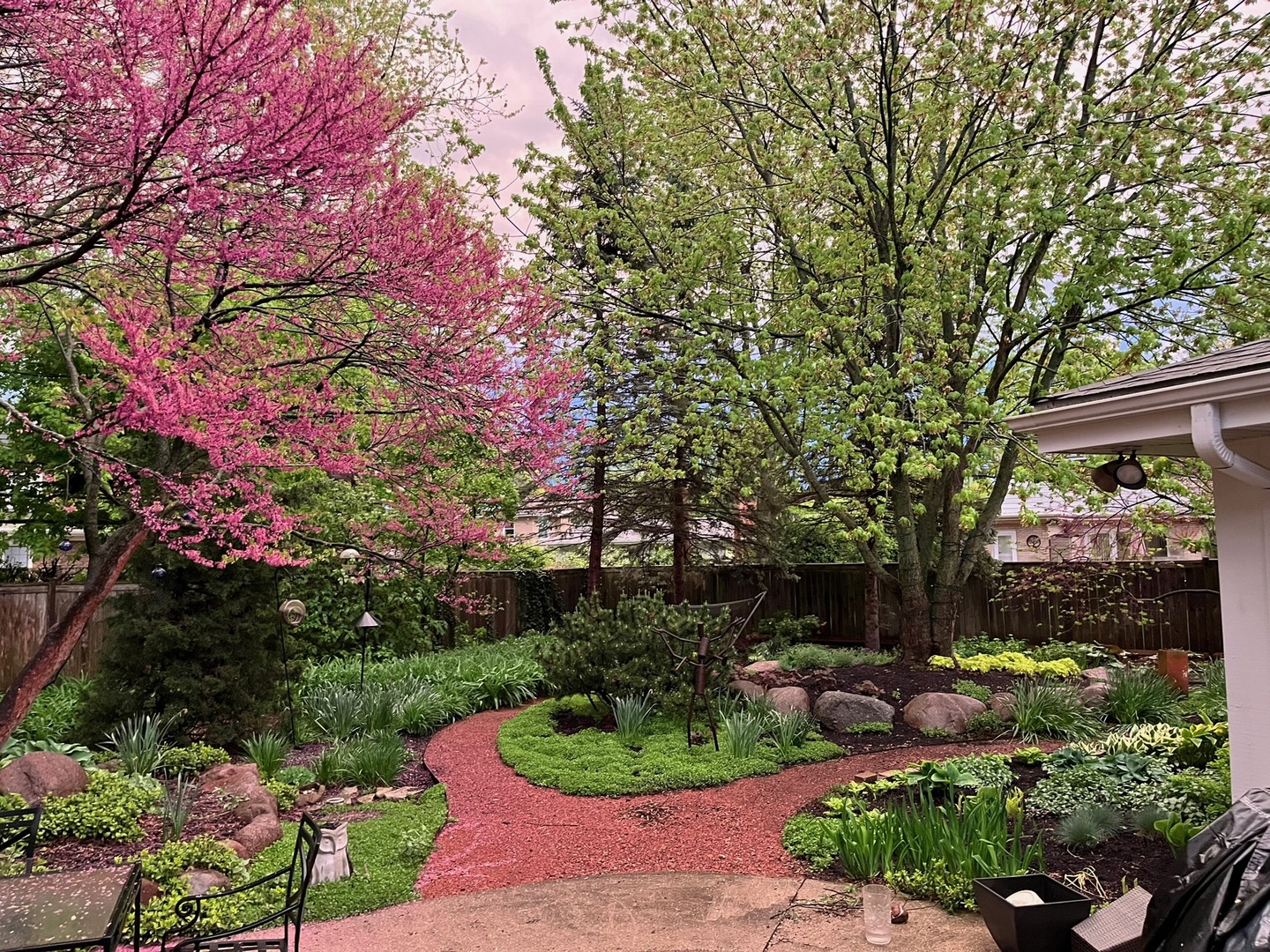 718 Chilton Lane Wilmette, IL 60091 - Photo 47 of 48 a view of a garden with a flower garden