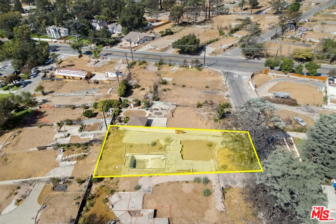 930 Athens Street Altadena, CA 91001 - Photo 6 of 12 a view of swimming pool with a yard
