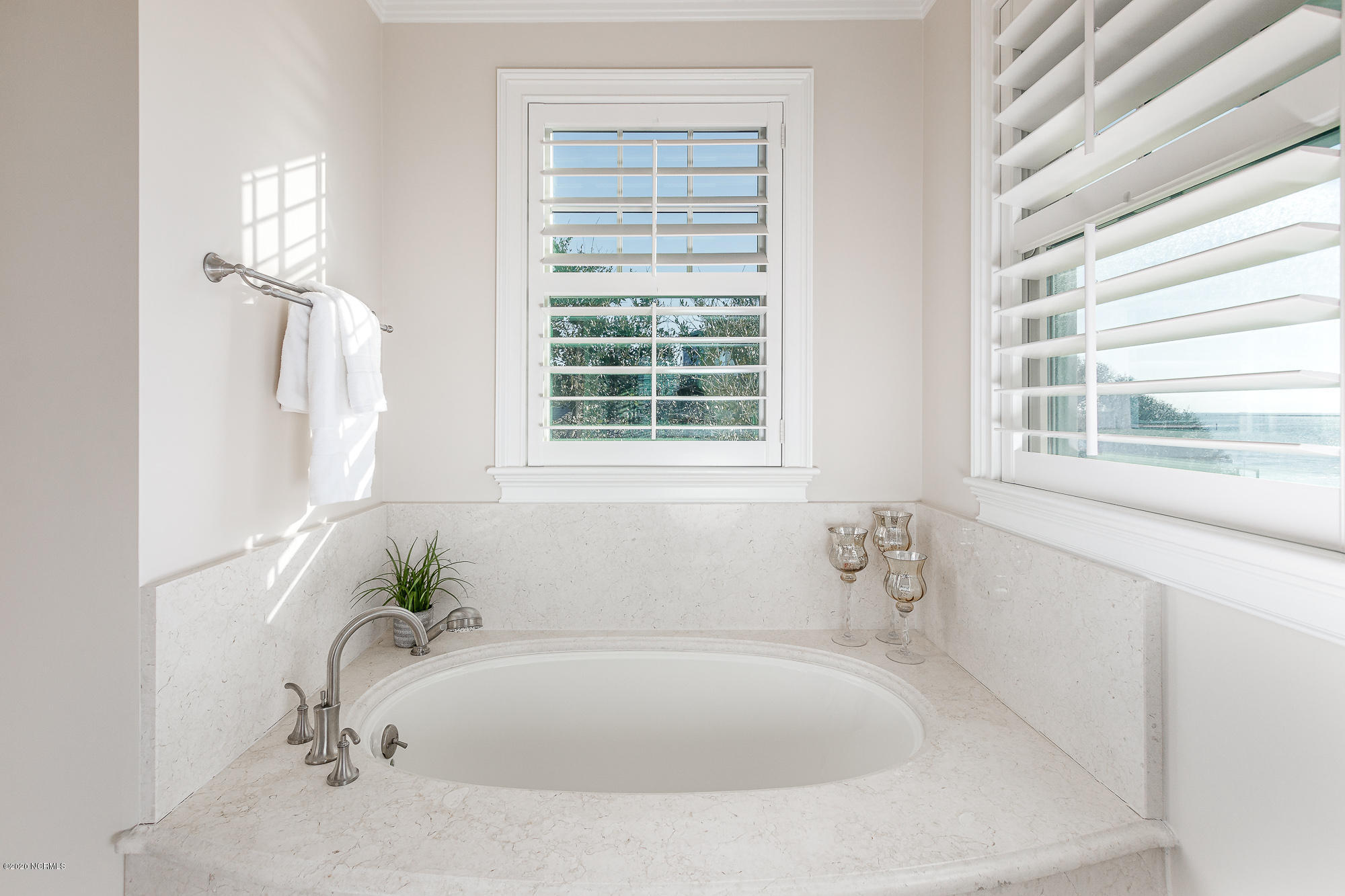 2680 Lennoxville Road Beaufort, NC 28516 - Photo 28 of 61 En suite master bath