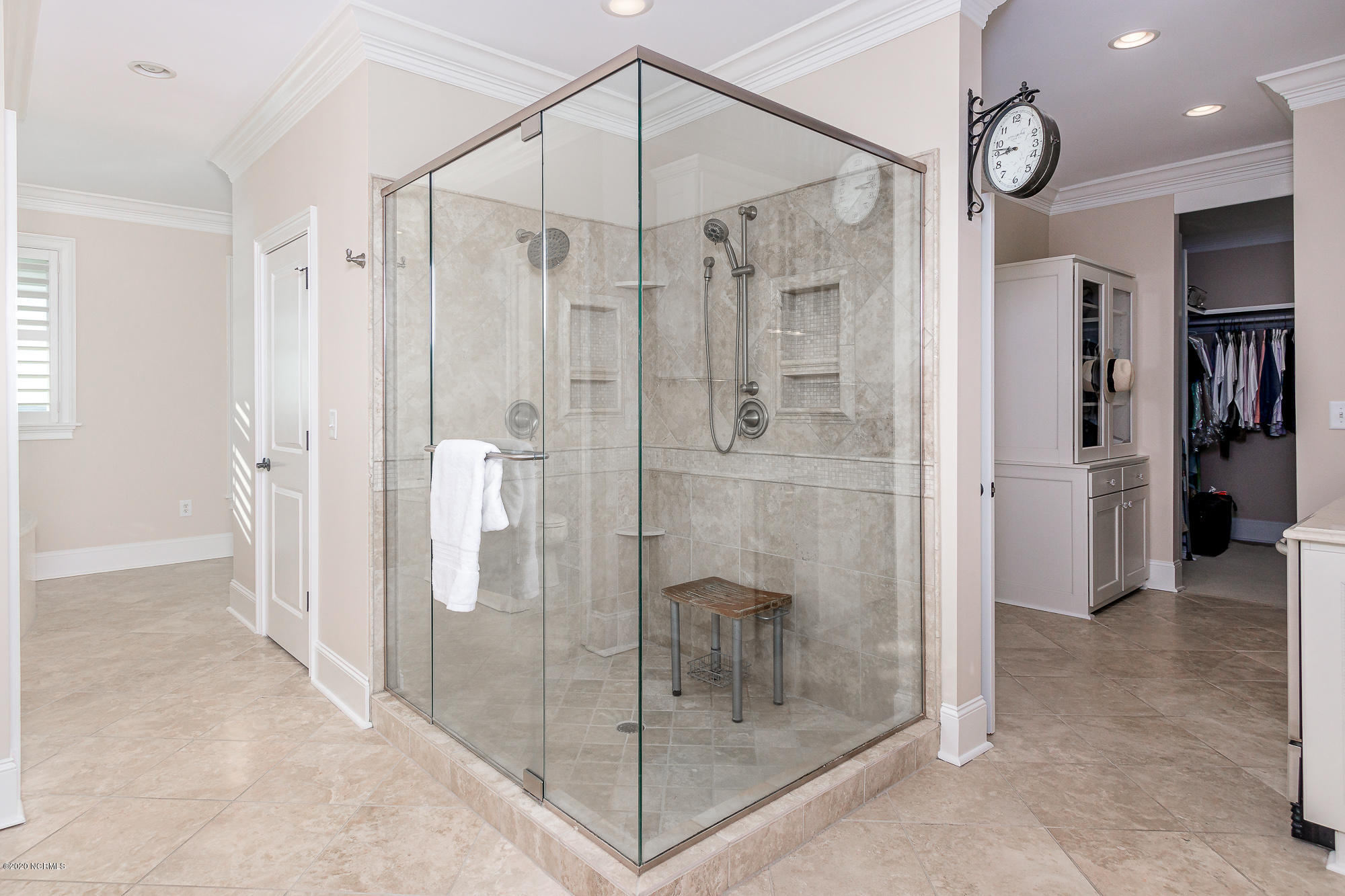 2680 Lennoxville Road Beaufort, NC 28516 - Photo 29 of 61 En suite master bath
