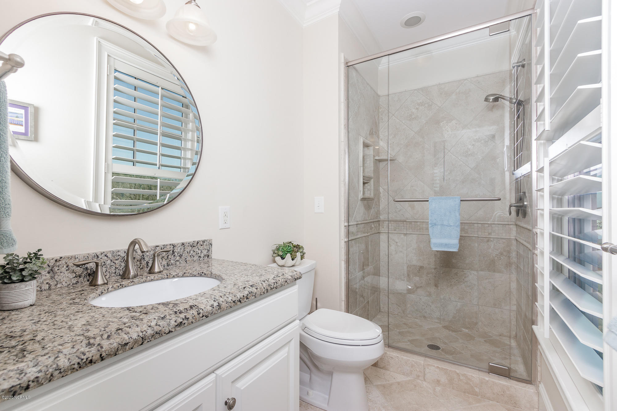 2680 Lennoxville Road Beaufort, NC 28516 - Photo 33 of 61 En suite full bathroom