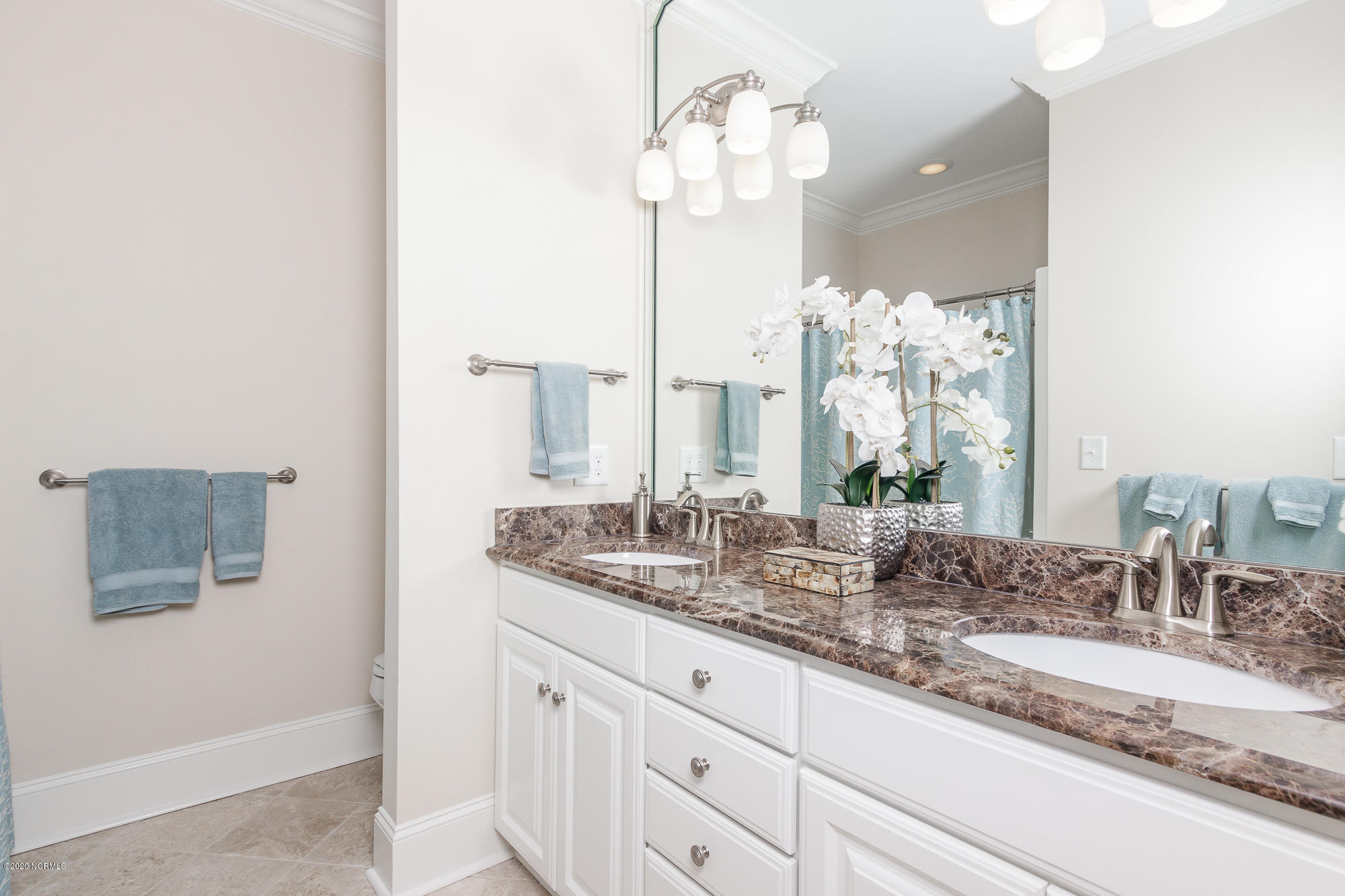 2680 Lennoxville Road Beaufort, NC 28516 - Photo 36 of 61 En suite full bathroom