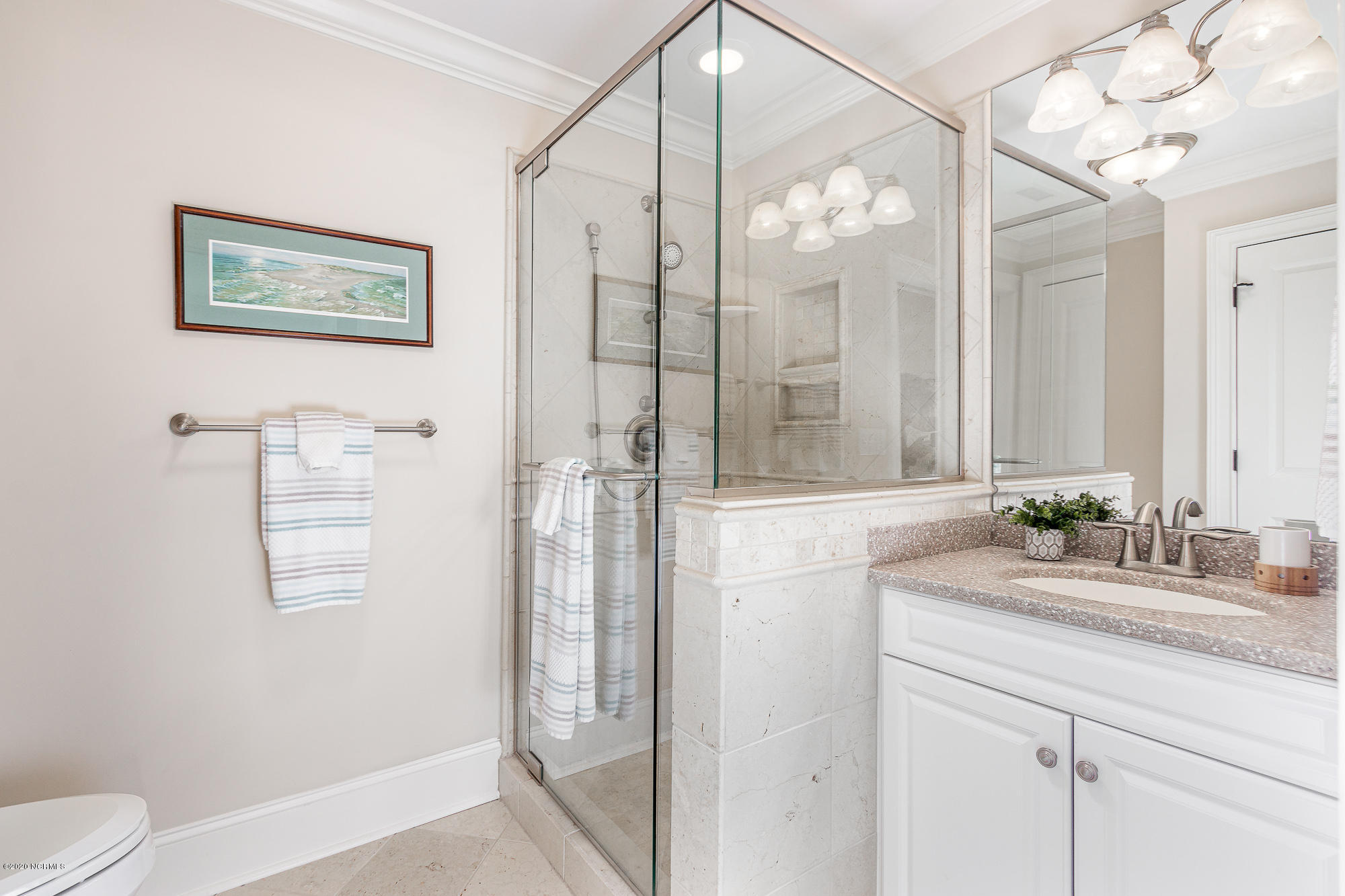 2680 Lennoxville Road Beaufort, NC 28516 - Photo 39 of 61 Full guest bathroom