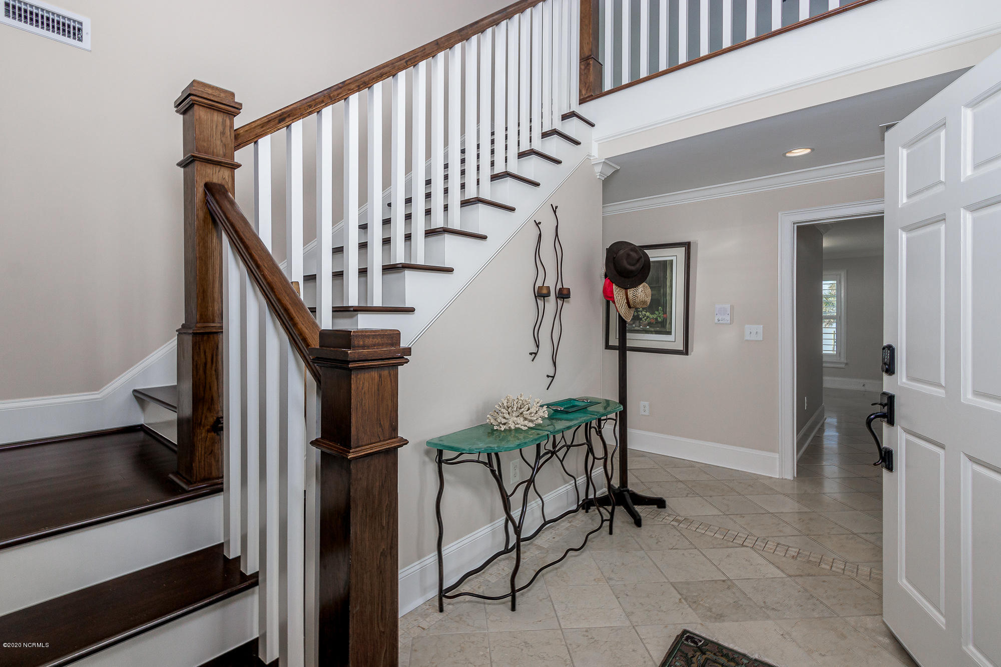 2680 Lennoxville Road Beaufort, NC 28516 - Photo 40 of 61 Grand entrance at front door