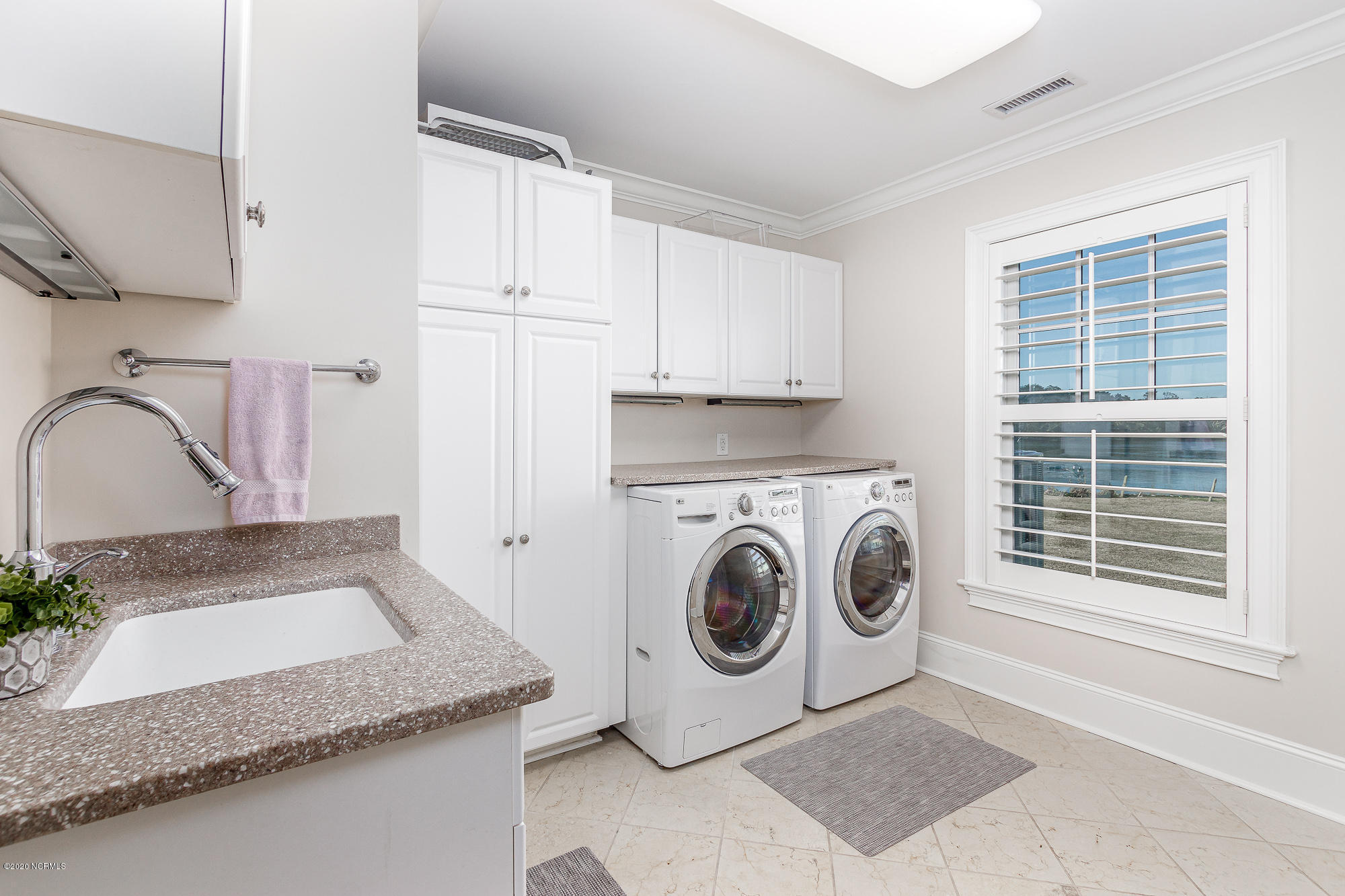 2680 Lennoxville Road Beaufort, NC 28516 - Photo 45 of 61 Large laundry room off garage