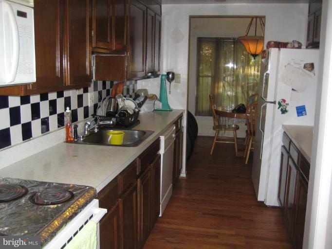 6451 Silver Ridge Circle Alexandria, VA 22315 - Photo 3 of 11 Kitchen