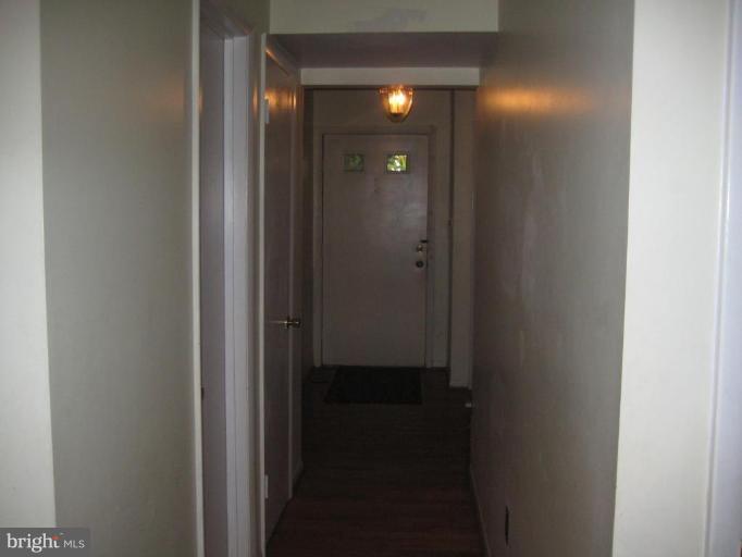 6451 Silver Ridge Circle Alexandria, VA 22315 - Photo 6 of 11 Hallway